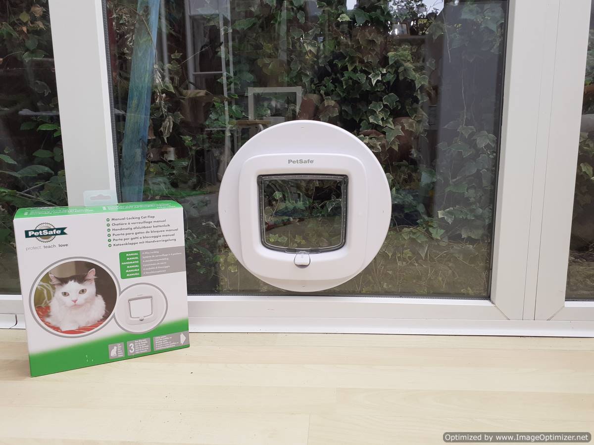 Just Cat Flaps, cat flap in wall, wall cat flap, microchip cat flap eastbourne, eastbourne cat flap fitted, cat flap fitter, cat flap fitted, wall mounted cat flap, wall cat flap installer, microchip cat flap, how to fit a cat flap through a wall, handyman to fit cat flap, ben cat flap fitter, petsafe, locking staywell cat flap, catflaps, pet doors, petdoors, petdoor, dog door, doggie door, remove cat flap